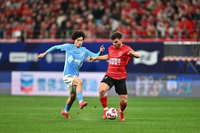 aoa体育-【中超】古尔芬克尔胡荷韬破门 蓉城2比0英博