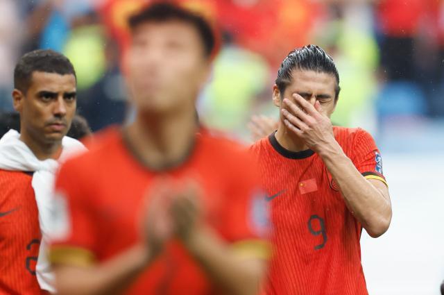 国足FIFA最新排名跌至90名开外 8年半来历史最差！