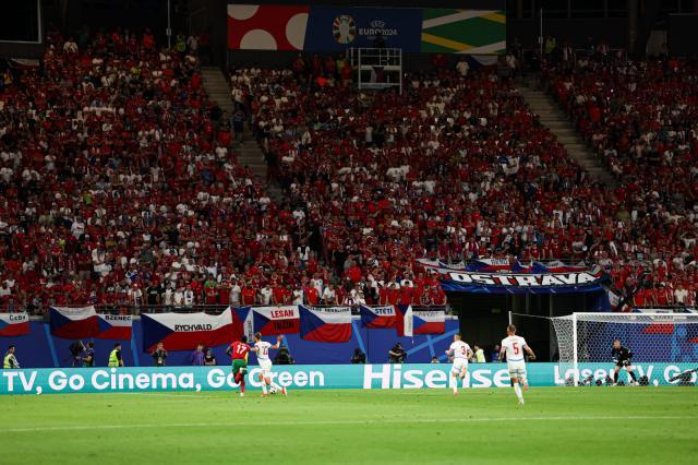 aoa体育-【欧洲杯】将门虎子！孔塞桑绝杀，葡萄牙2比1捷克